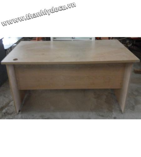 Thanh lý bàn làm việc văn phòng