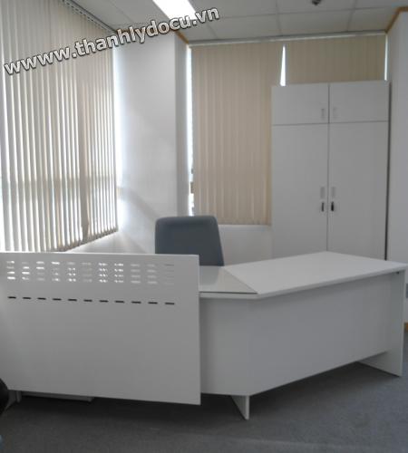 Bàn trưởng phòng hình chữ L viền cong