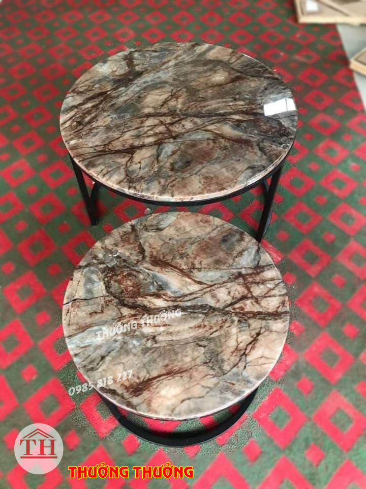 Bàn trà chân sắt mặt đá