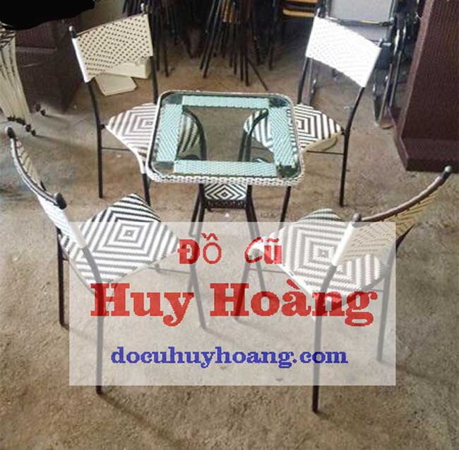 Bàn ghế giả mây thanh lý tại chợ đồ cũ Huy Hoàng - Mẫu 3