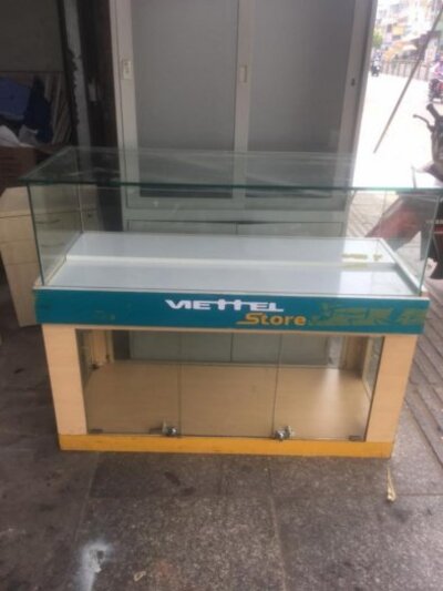 tủ trưng bày điện thoại