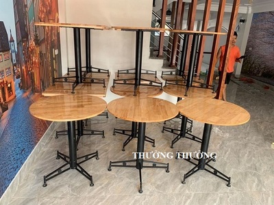 bàn cafe chân sắt mặt gỗ